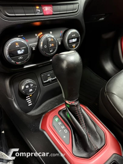 RENEGADE 2.0 16V Turbo Trailhawk 4X4