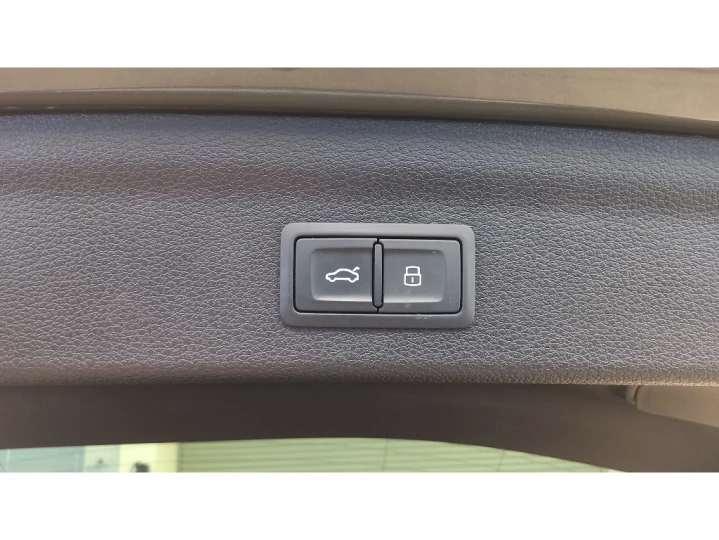 Q3 1.4 35 TFSI FLEX PRESTIGE PLUS S TRONIC