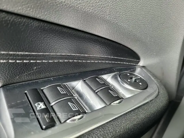 FOCUS HATCH - 2.0 GLX 16V 4P AUTOMÁTICO