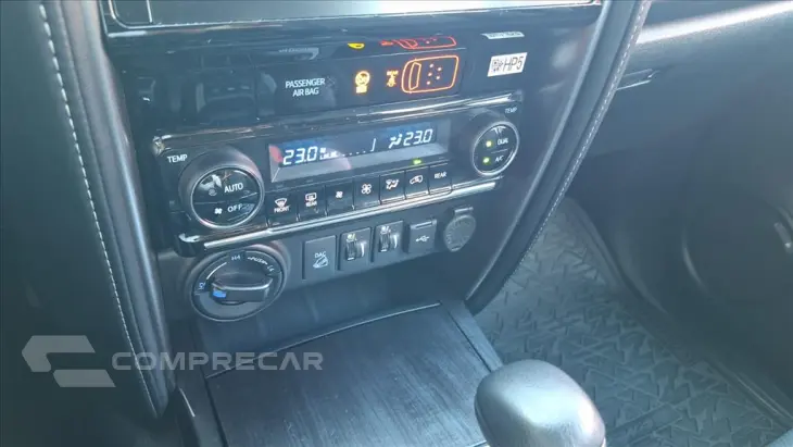 HILUX SW4 2.8 D-4D TURBO DIESEL SRX PLATINUM 7L 4
