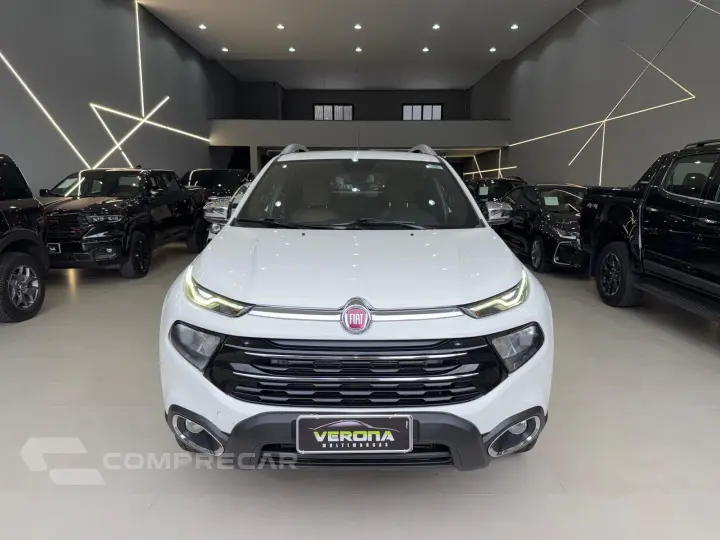 TORO 2.0 16V Turbo Ranch 4WD AT9