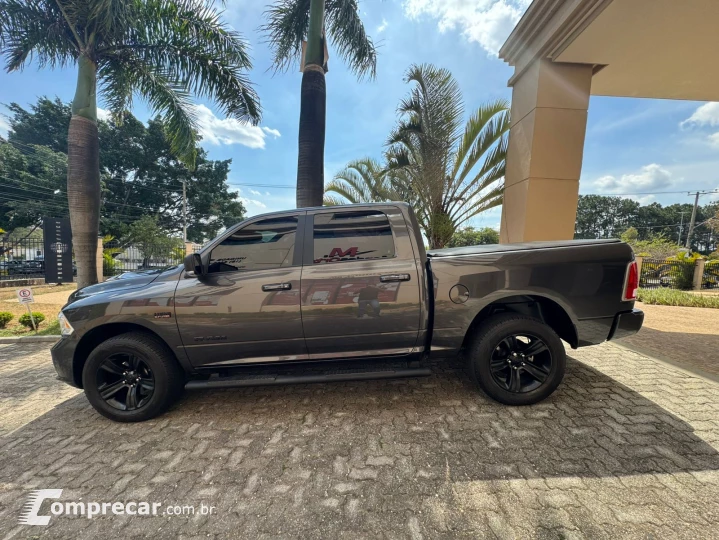 RAM 5.7 1500 Laramie 4X4 CD V8