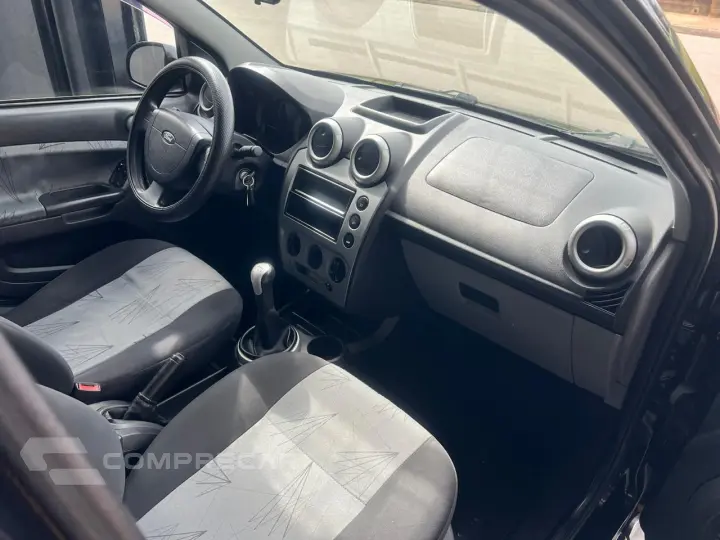 FIESTA 1.6 MPI Class Hatch 8V