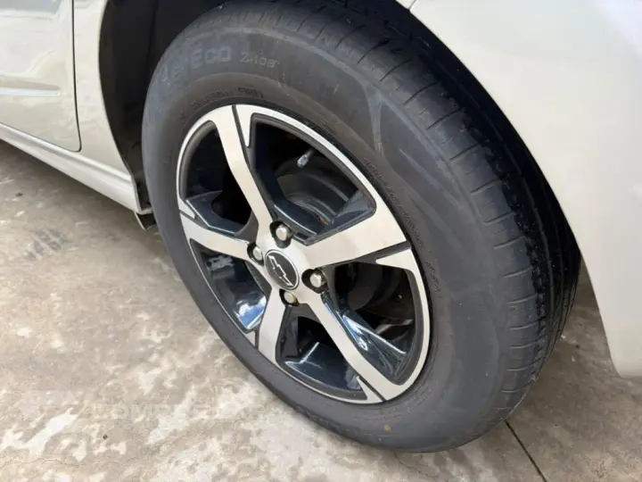 ONIX HATCH LT 1.0 8V FlexPower 5p Mec.