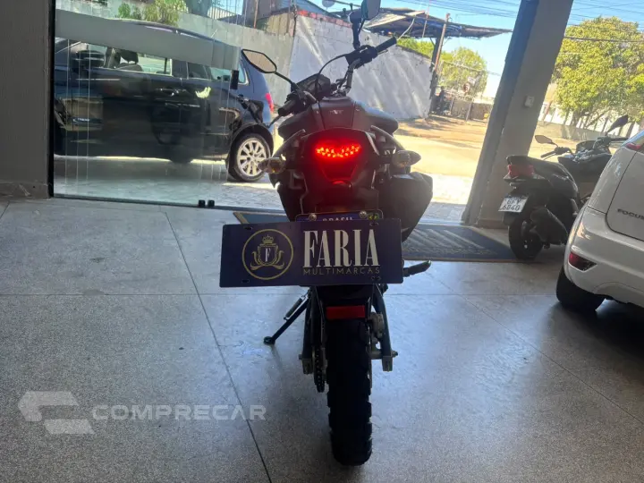 XTZ 250 LANDER CONNECTED