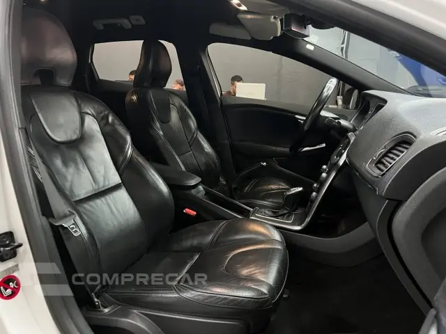 V40 - 2.0 T4 DYNAMIC TURBO 4P AUTOMÁTICO