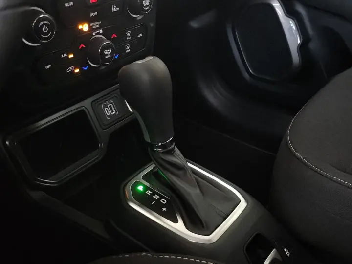 RENEGADE 1.3 T270 TURBO FLEX ALTITUDE AT6 SPORT