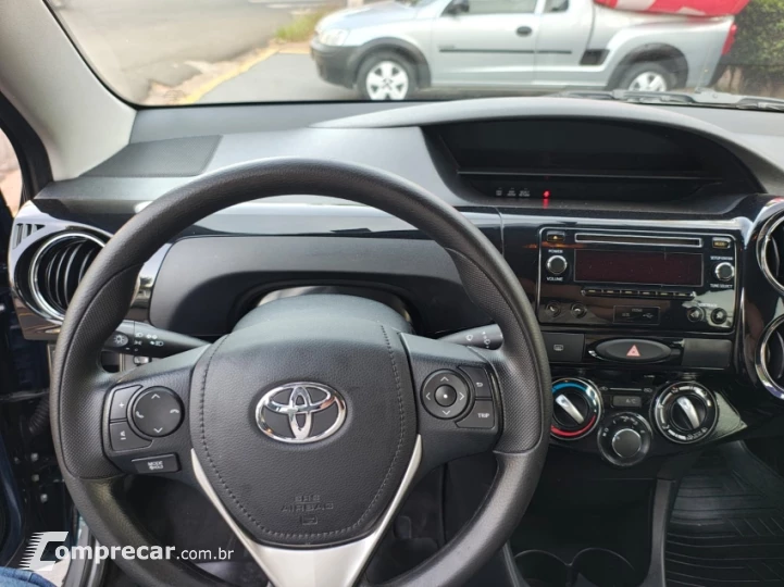 ETIOS 1.5 XS Sedan 16V