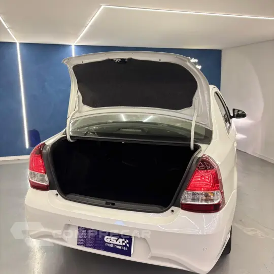 ETIOS PLATINUM Sed. 1.5 Flex 16V 4p Aut.