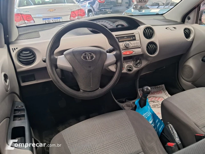 Etios Sedan 1.5 16V 4P FLEX XS