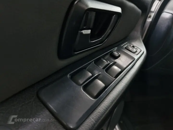 PAJERO TR4 2.0 4X2 16V 140CV FLEX 4P AUTOMÁTICO