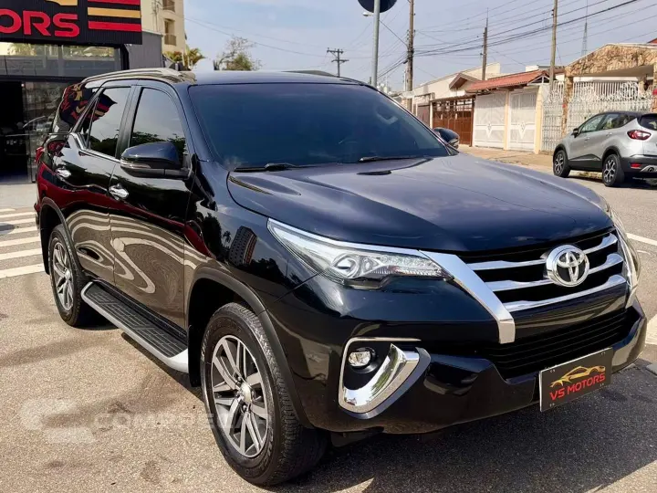 Hilux 2.8 Srx 4X4 Cd 16V Diesel 4P Automático