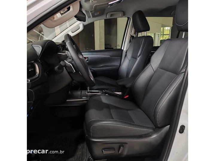 HILUX SW4 2.8 D-4D TURBO DIESEL SRX PLATINUM 7L 4X4 AUTOMÁTI