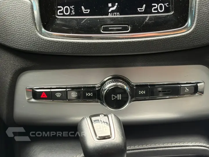 XC90 2.0 T6 Momentum AWD Geartronic