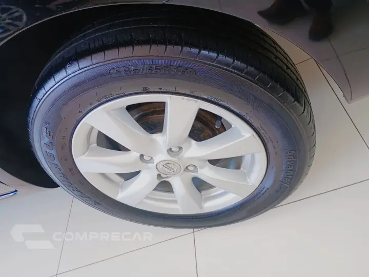 Versa Sedan 1.6 16V 4P FLEX SL