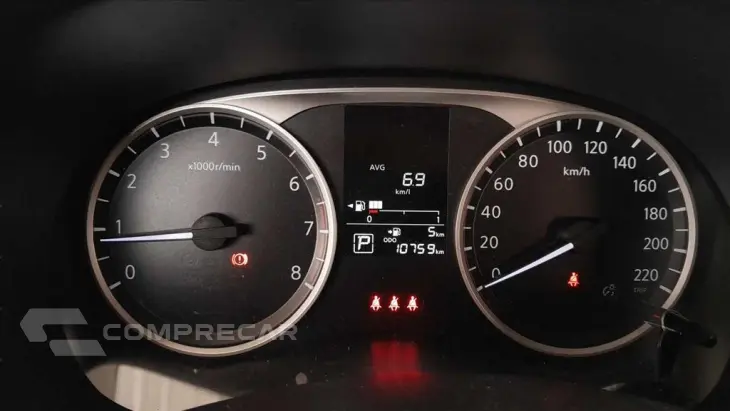 KICKS PLAY 1.6 16V FLEXSTART SENSE XTRONIC