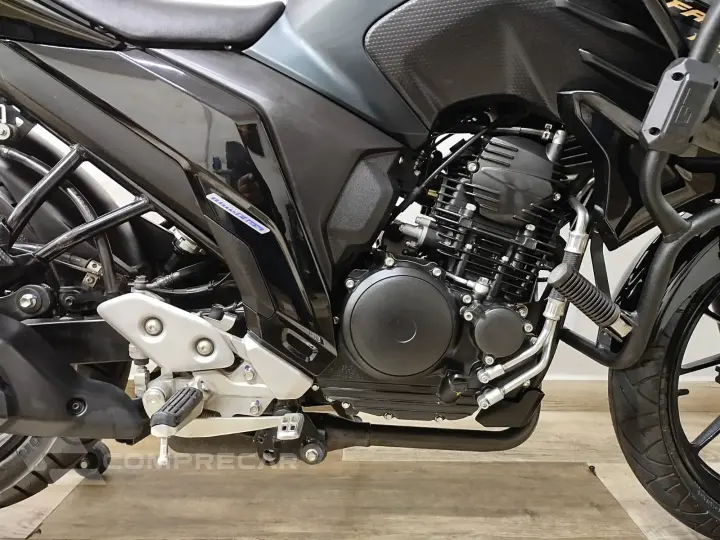 FZ 25 FAZER