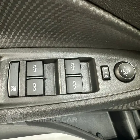 ONIX SEDAN Plus LT 1.0 12V Flex 4p Mec.