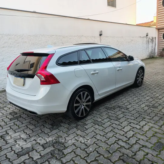 V60 2.0 T4 Momentum