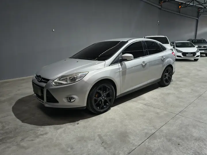 FOCUS 2.0 Titanium Sedan 16V