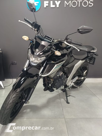 FZ25 250 FAZER