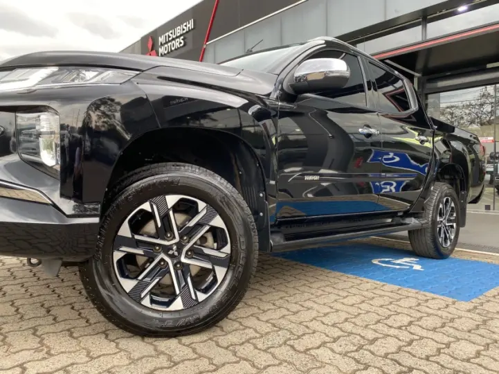 L200 TRITON 2.4 16V Turbo Sport Hpe-s CD 4X4