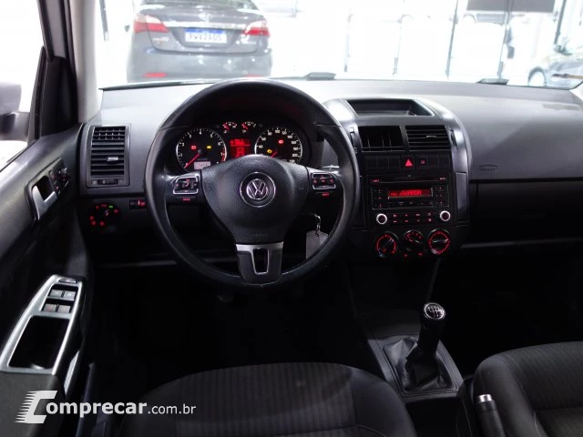 POLO - 1.6 MI 8V 4P MANUAL