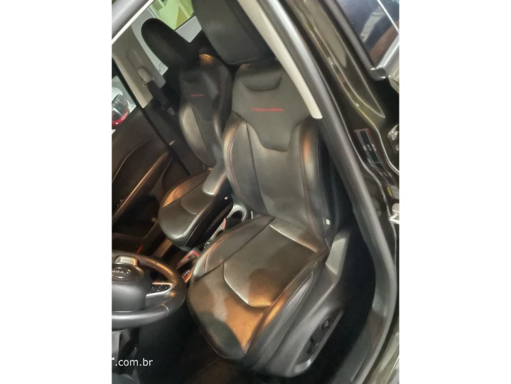 COMPASS 2.0 16V DIESEL TRAILHAWK 4X4 AUTOMÁTICO
