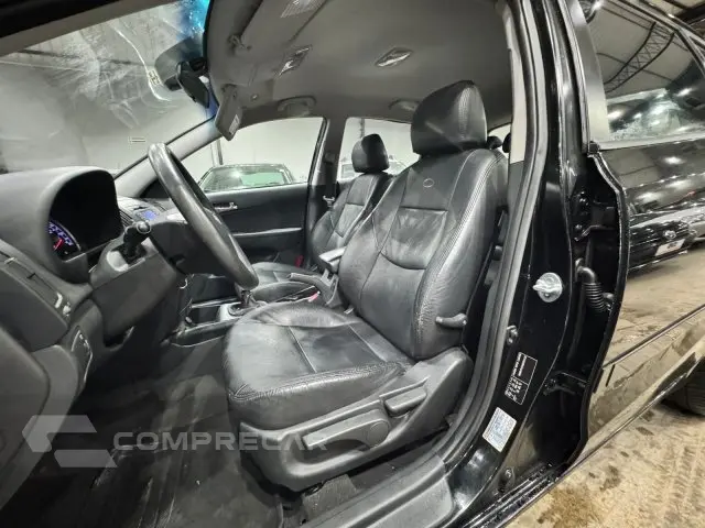I30 - 2.0 MPFI GLS 16V 4P MANUAL