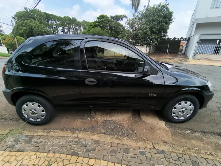 CELTA 1.0 MPFI Life 8V