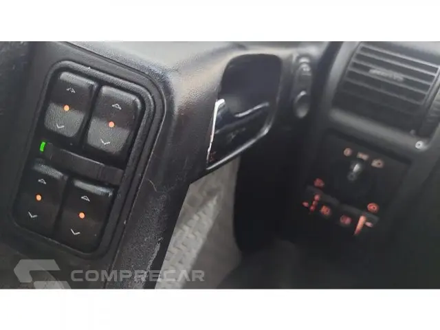 ASTRA HATCH - 2.0 MPFI 8V 4P MANUAL