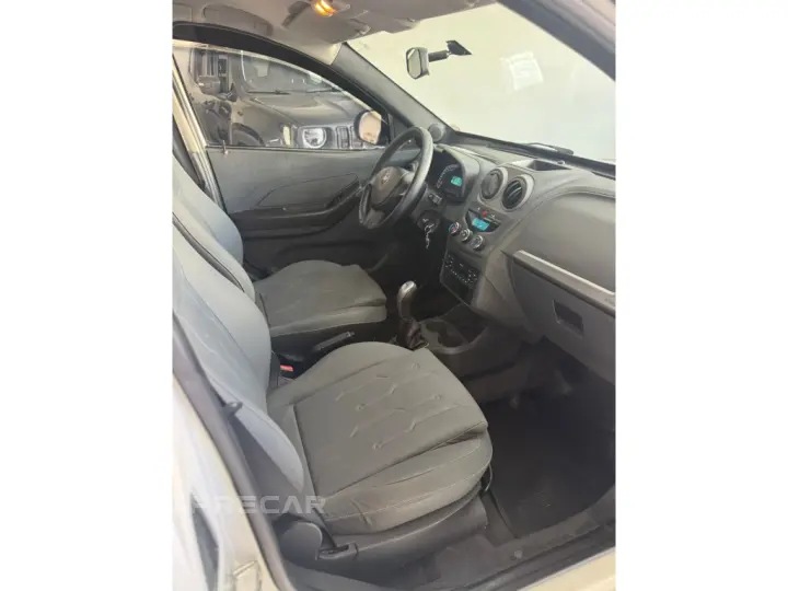 MONTANA 1.4 MPFI LS CS 8V FLEX 2P MANUAL