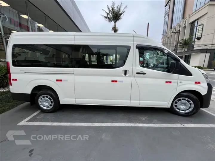 HIACE 2.8 D-4d Turbo Minibus 15+1 DX