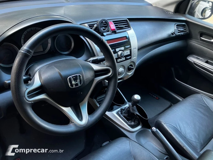CITY 1.5 LX Sedan 16V