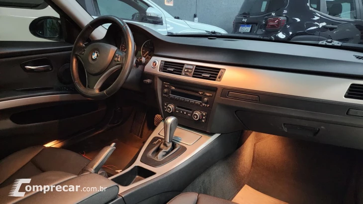 320i