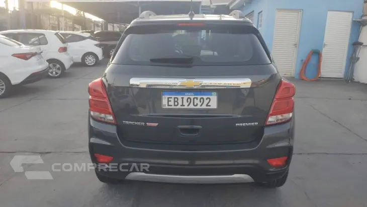 TRACKER PREMIER
