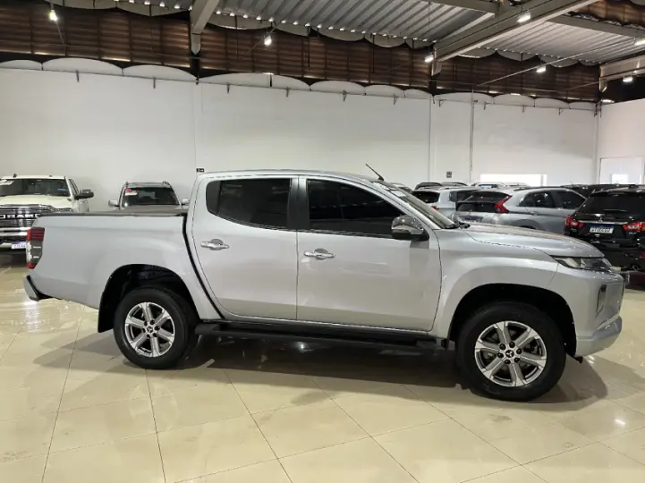 L200 TRITON 2.4 16V Turbo Sport HPE CD 4X4