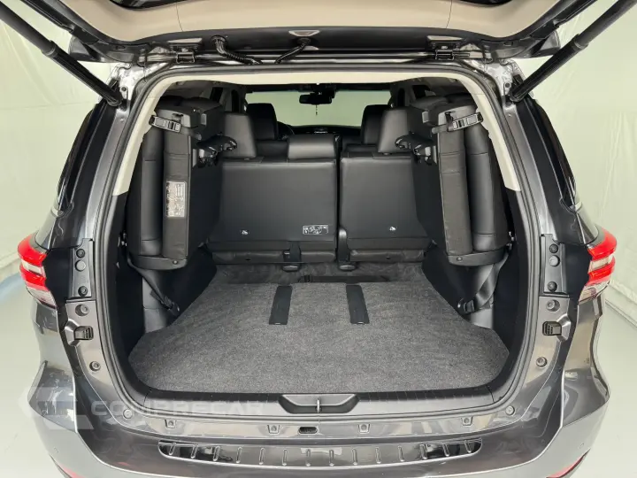 HILUX SW4 2.8 D-4d Turbo SRX 7L 4X4