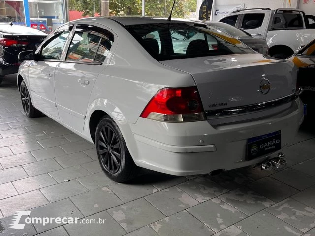 VECTRA SEDAN - 2.0 MPFI EXPRESSION 8V 4P MANUAL