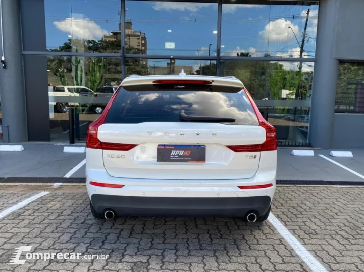 XC60 2.0 T8 Hybrid Momentum AWD Geartronic