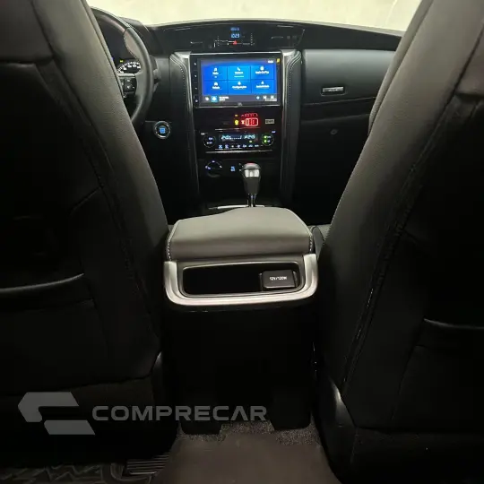 Hilux SW4 SRX Plat. 4x4 2.8 TB Die. Aut.