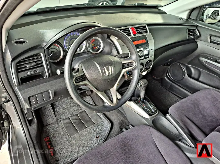 CITY 1.5 LX Sedan 16V