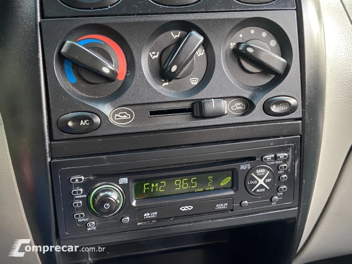 QQ 1.1 MPFI 16V