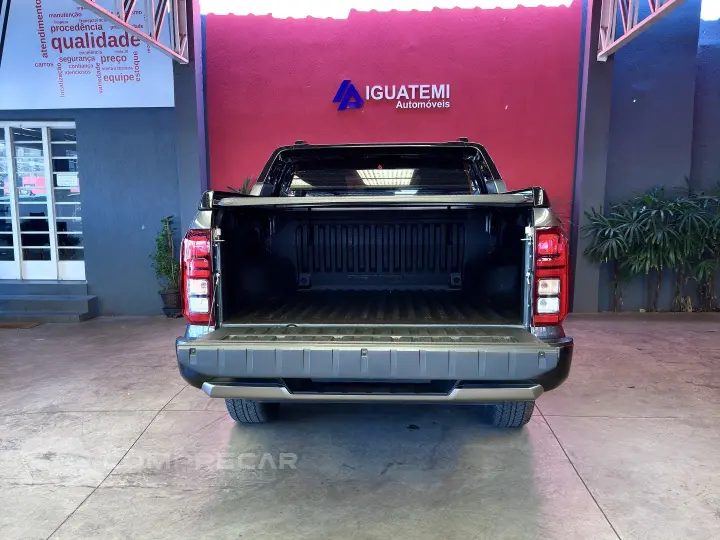 TRITON 2.4 BITURBO DIESEL CD KATANA 4X4 AUTOMÁTICO