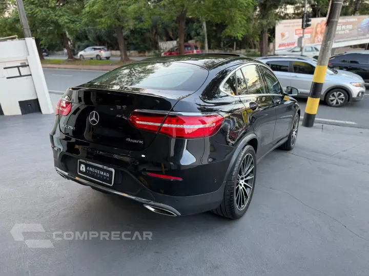 Glc 250 2.0 Cgi Gasolina Coupé 4Matic 9G-Tronic