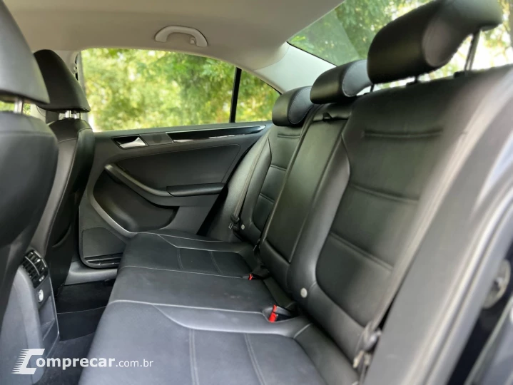 JETTA 2.0 TSI HIGHLINE 211CV GASOLINA 4P TIPTRONIC