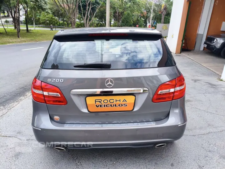 B 200 1.6 4P TURBO AUTOMÁTICO
