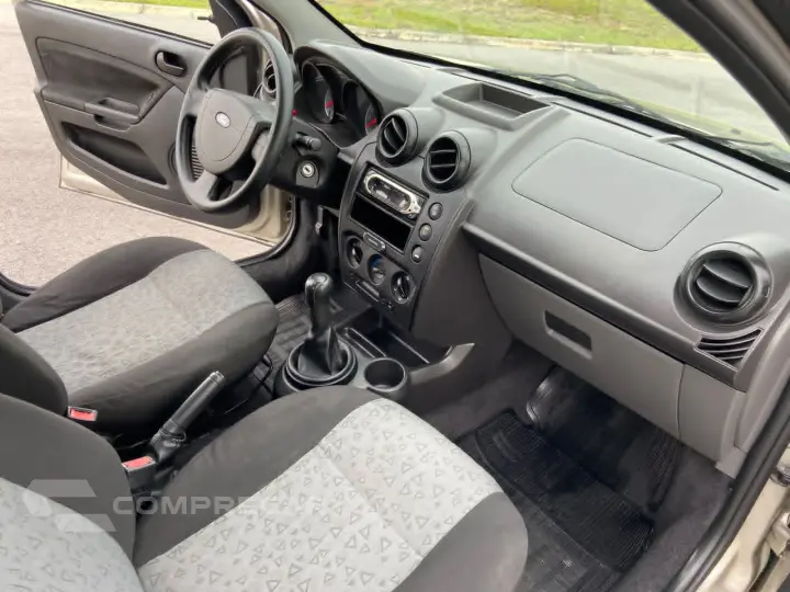 FIESTA 1.6 SE Sedan 16V