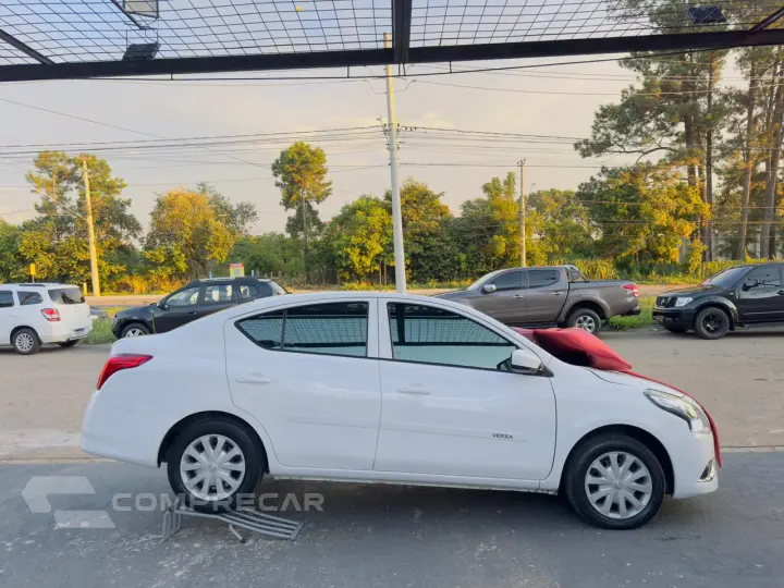 Versa Sedan 1.6 16V 4P FLEX SV