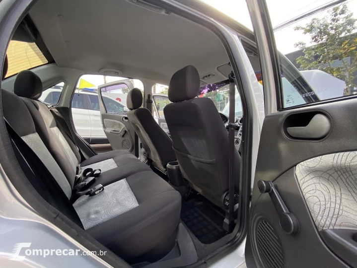 FIESTA 1.6 MPI Class Sedan 8V